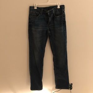 LEVI’S 32x32 DARK WASH JEANS